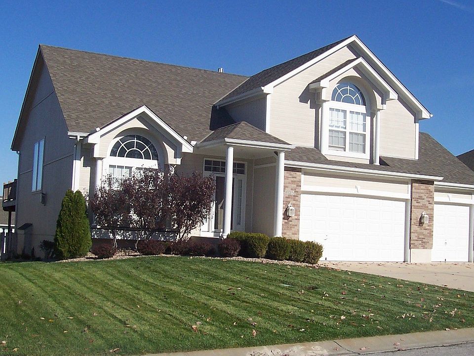 1st image of 605 NE Hans Dr