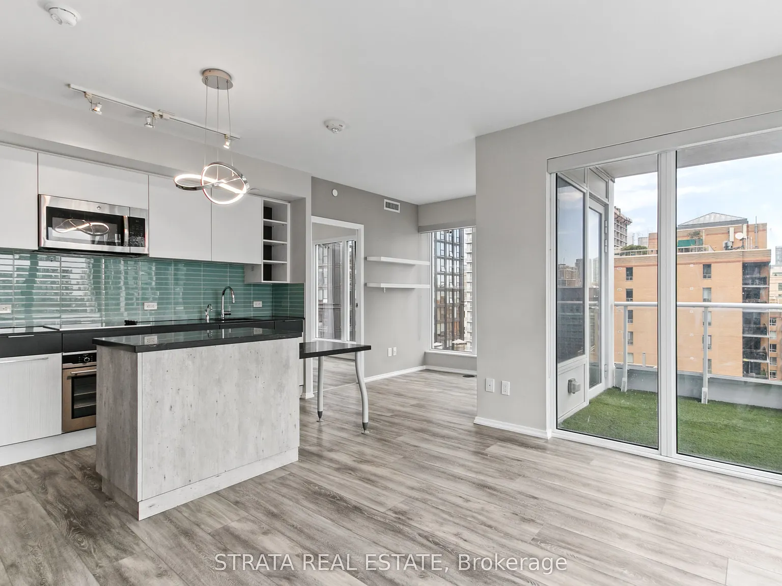 3 bed, $3,000 — Photo 1