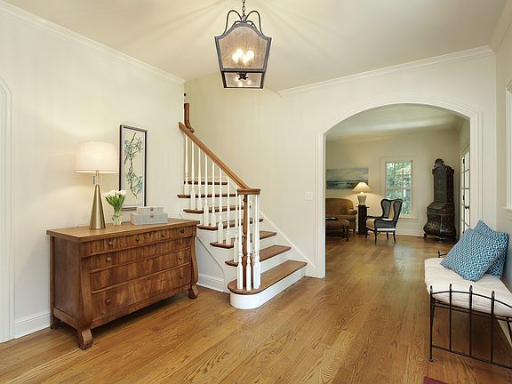 4th image of 2369 Larkdale Dr
