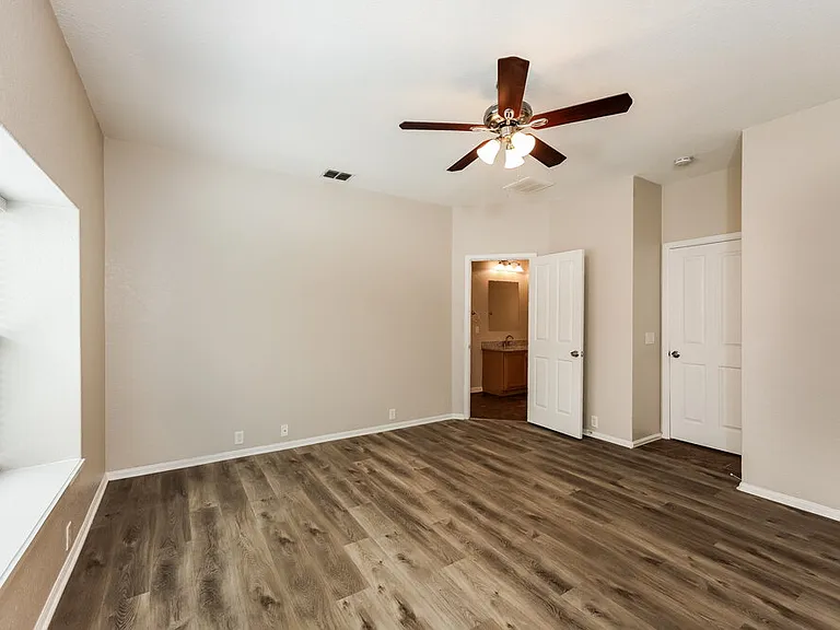 4823 James Gaines — Photo 10