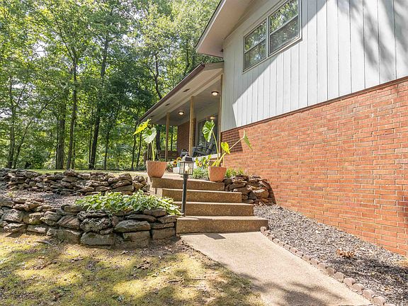 4th image of 100 Mollie Dr