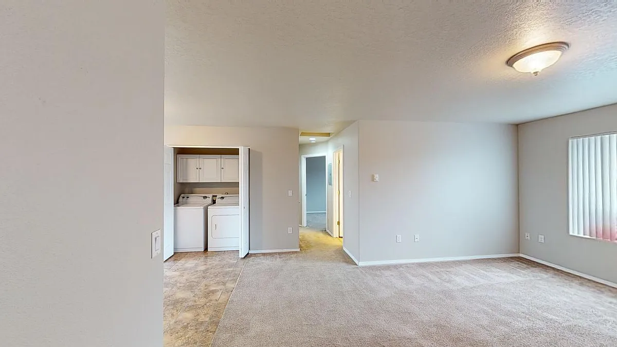 Building Photo - 663 NW 3rd St #C