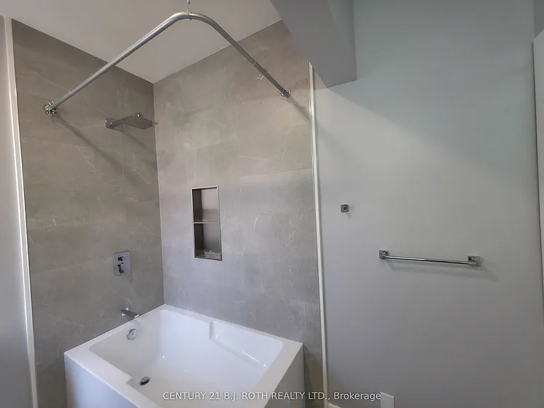 82 Albert St N #3 — Photo 7