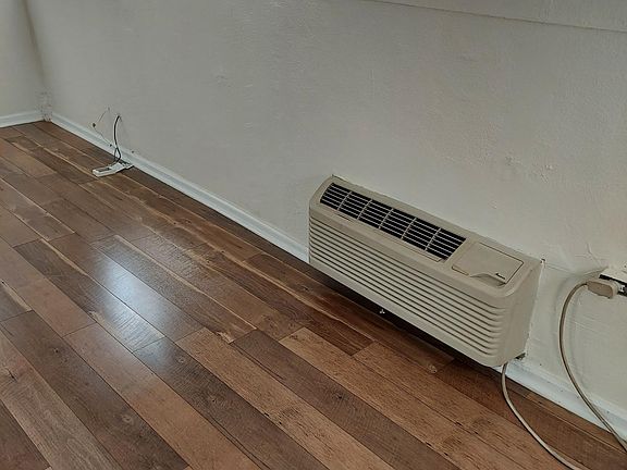 5th image of 2649 1/2 K St #2649-1/2