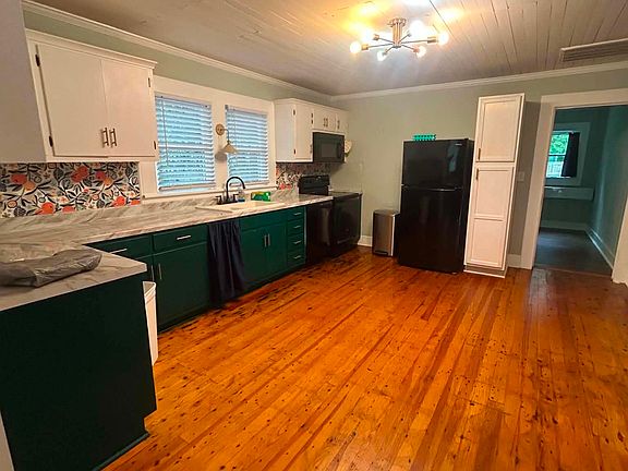 5th image of 1205 Main Ave NE