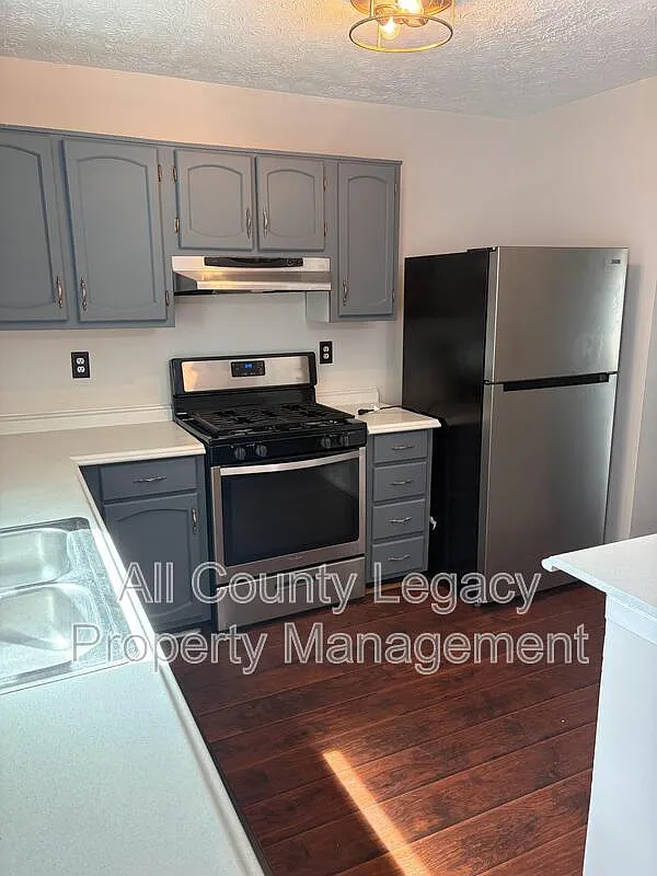 2 bed, 2.5 bath, 1160 sqft, $1,350 — Photo 4