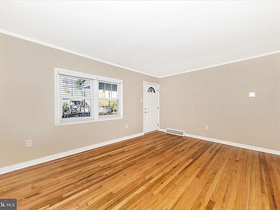 5th image of 4410 Fernhill Rd