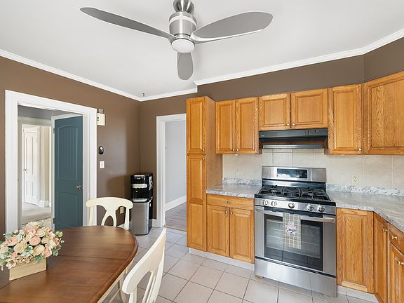 2nd image of 384 Irving Ave Floor 2
