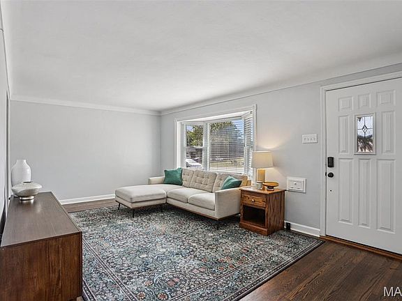 3rd image of 9409 Sequoia Ct