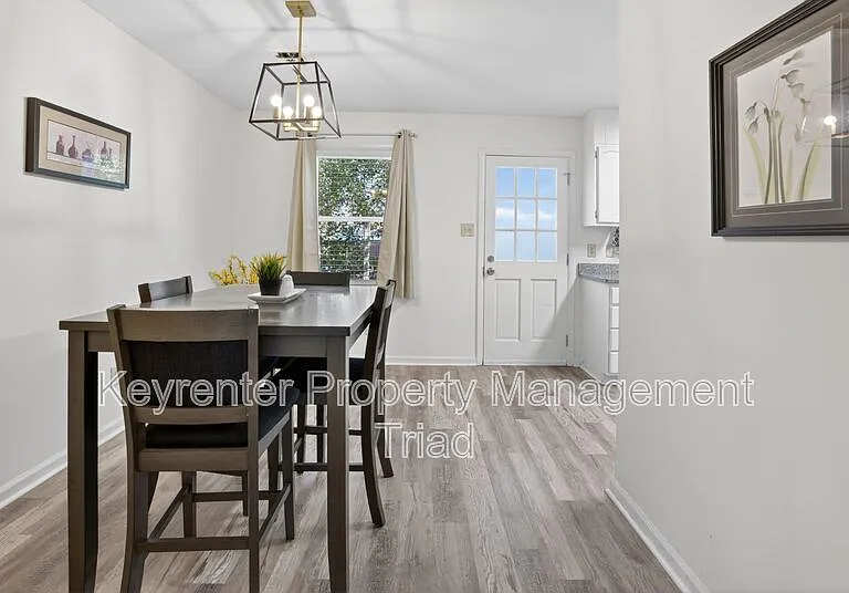 115 S Mendenhall St #C — Photo 2