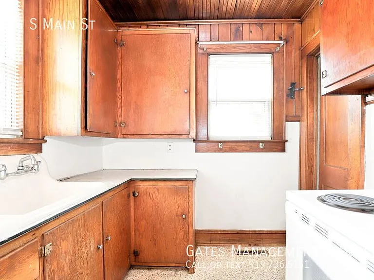 1024 S Main St — Photo 6