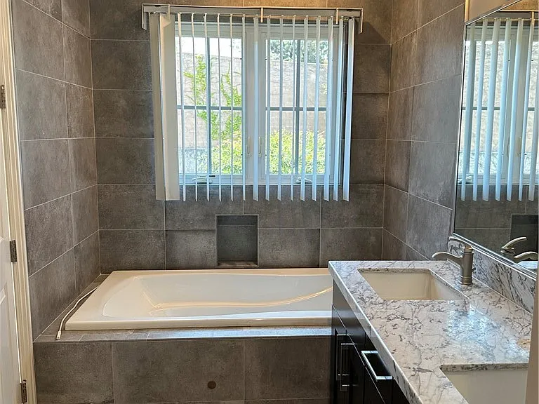 683 N 1st Ave #A — Photo 9