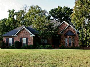 2 Spinnaker Ridge Ln, Bentonville, AR 72712