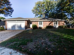 1517 S Meadowview Ave, Springfield, MO 65804