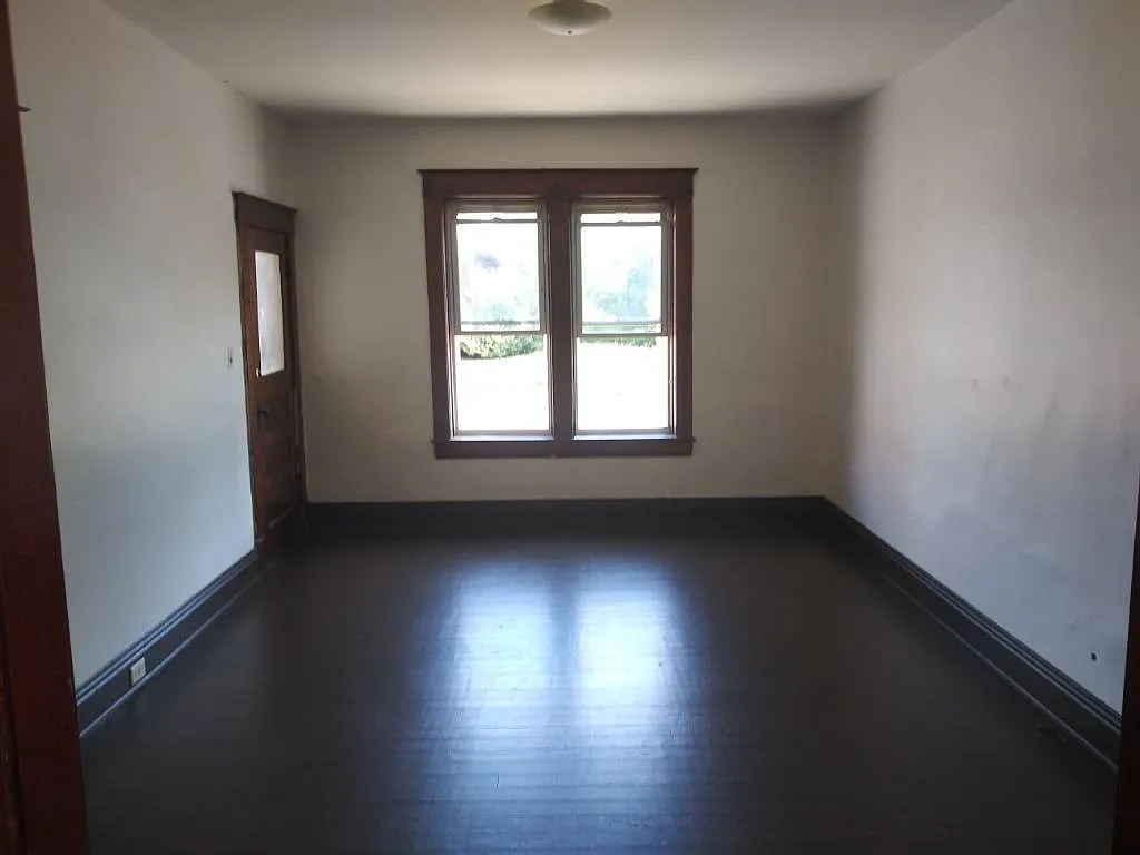 Building Photo - 7862 S South Shore Dr #2