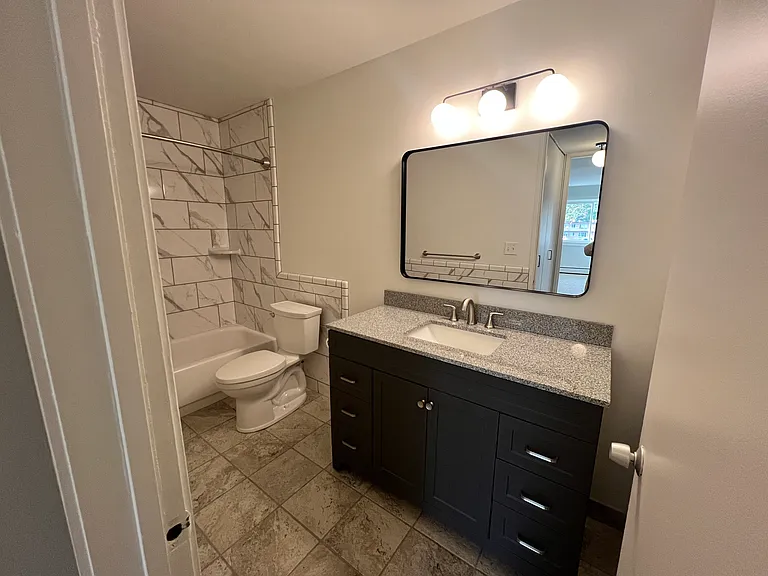 3134 Greenfield Rd #7A — Photo 2