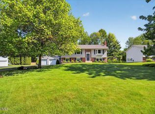 12 Cherry Lane, Clifton Park, NY 12065