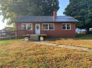 100 Henry St, Shipman, IL 62685