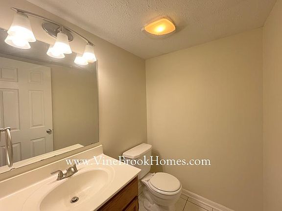 5th image of 3735 Mechanicsburg Dr