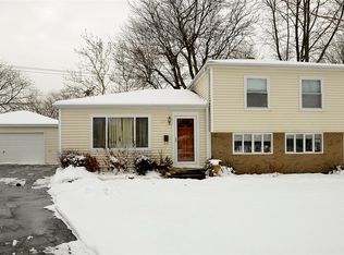 127 Ridge Ln, Geneva, IL 60134