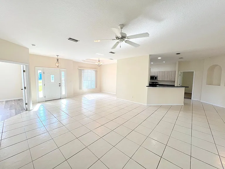 16 Zorlou Ct — Photo 8