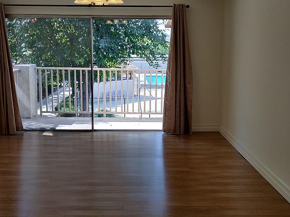 3rd image of 901 Golden Springs Dr Unit E1