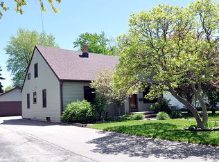 1530 S Jackson St, Appleton, WI 54915