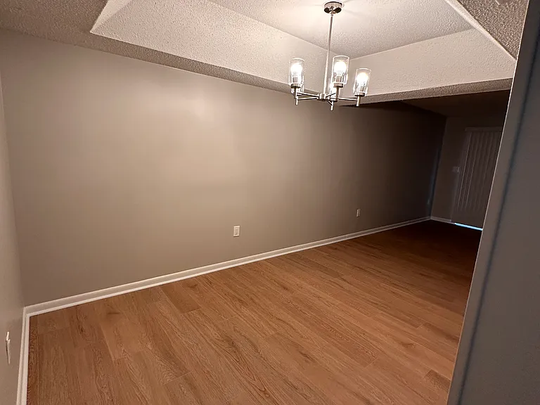102 Briarview Cir — Photo 12