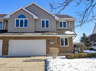 1261 Janas Ln, Lemont, IL 60439