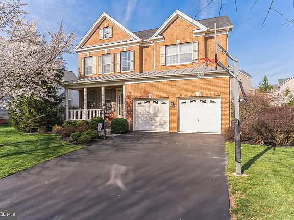 2nd image of 5793 Waterloo Bridge Cir