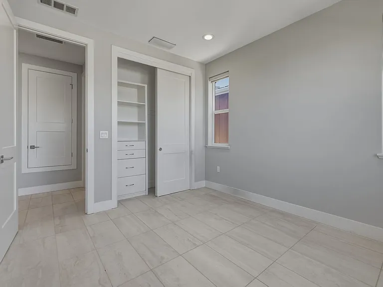 1230 Mateo Miller Cir — Photo 41