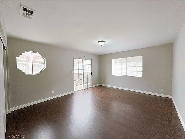 877 S Greenwood Ave — Photo 13