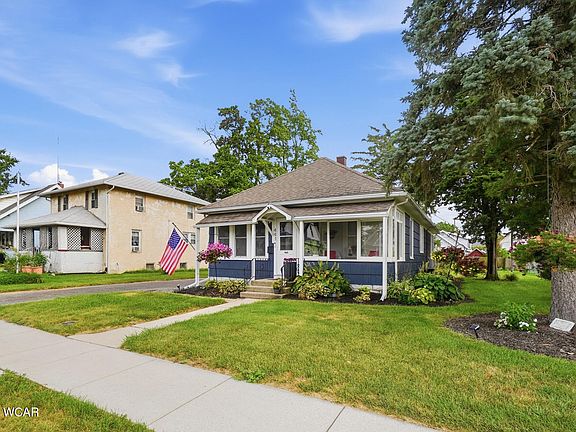 3rd image of 441 Dickinson Ave