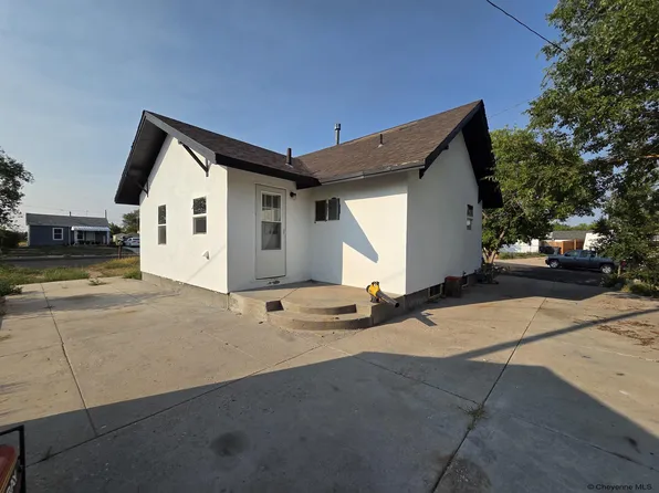 817 W 9th St, Cheyenne, WY 82007