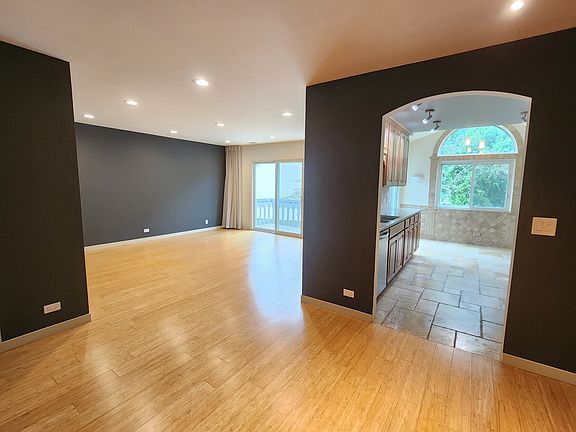 5th image of 1342 Stratford Dr #1342