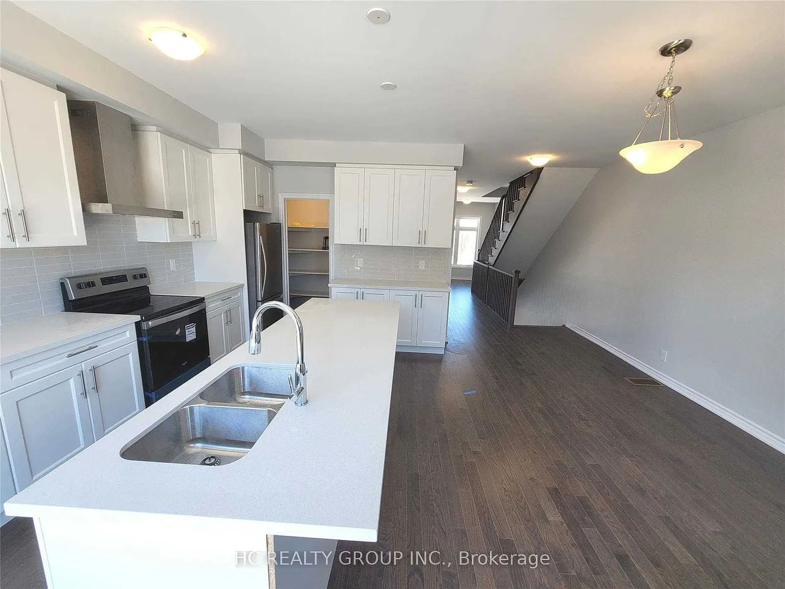 4 bed, $4,000 — Photo 4