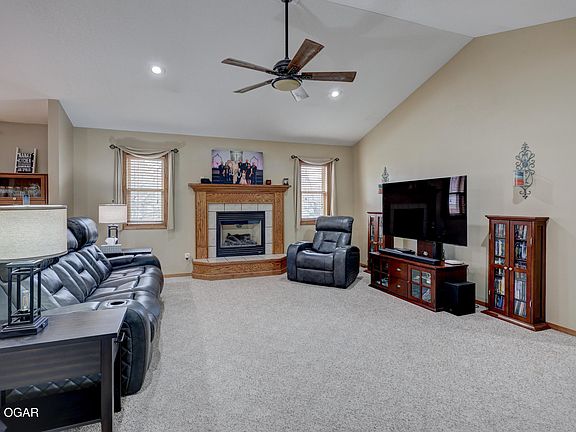 3rd image of 1326 Fox Ridge Ln