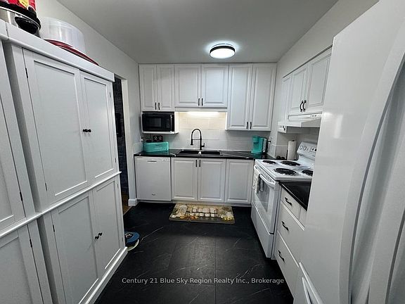 5th image of 161 Lindsay St #406