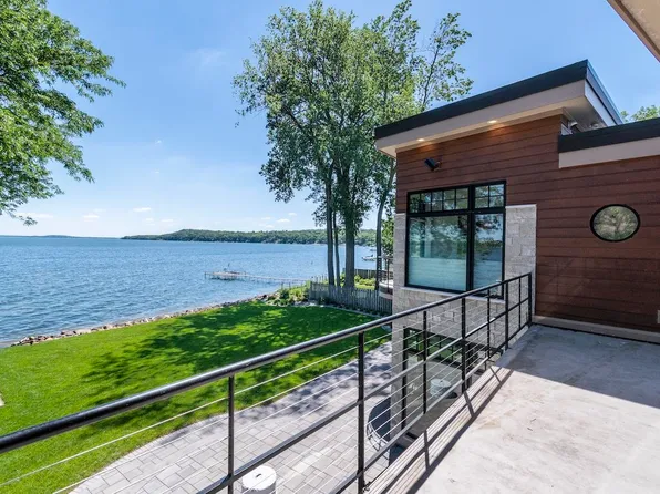 5404 Lake Mendota Dr, Madison, WI 53705