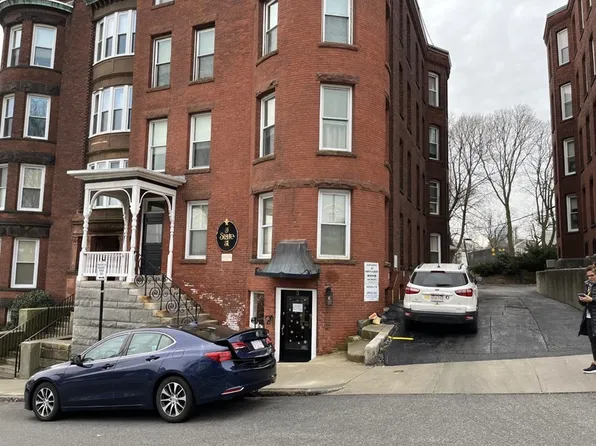 5 State St #G1, Worcester, MA 01609