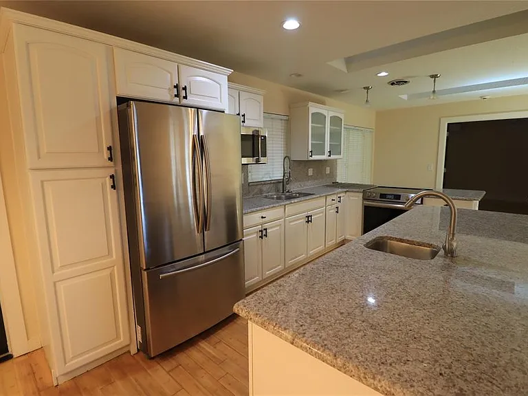 17815 Sunrise Dr — Photo 4