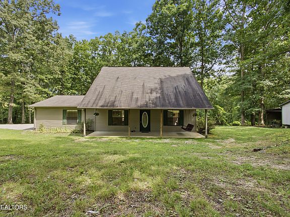 2nd image of 152 Maple Ln