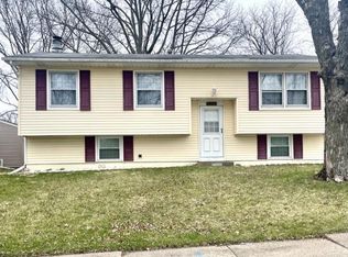 1403 Calvin St, Davenport, IA 52804