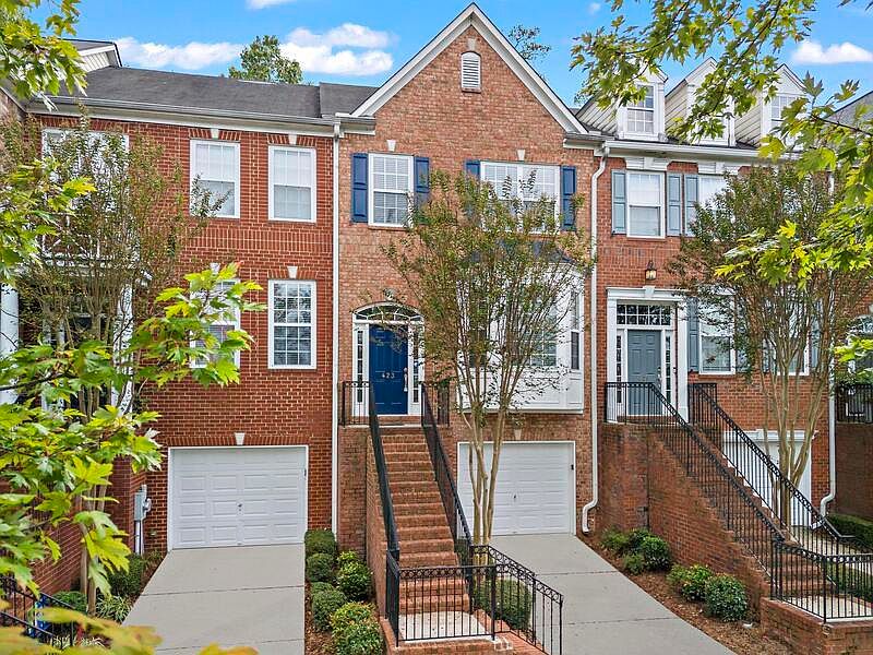 1st image of 423 Iona Abbey Ct SE