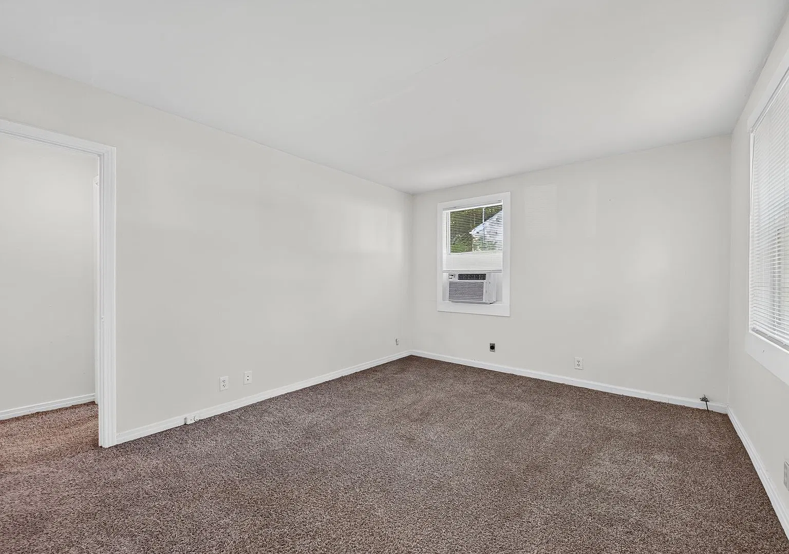 1224 Greenfield Drive Home For Rent! — Photo 4