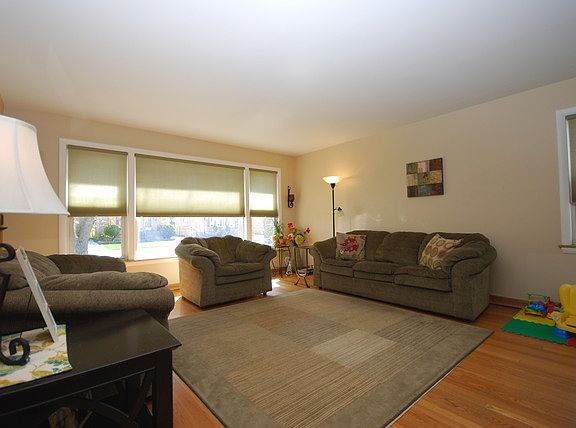 5th image of 8726 S Albany Ave