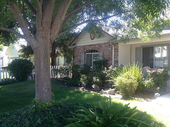 3rd image of 2373 E Quincy Ave