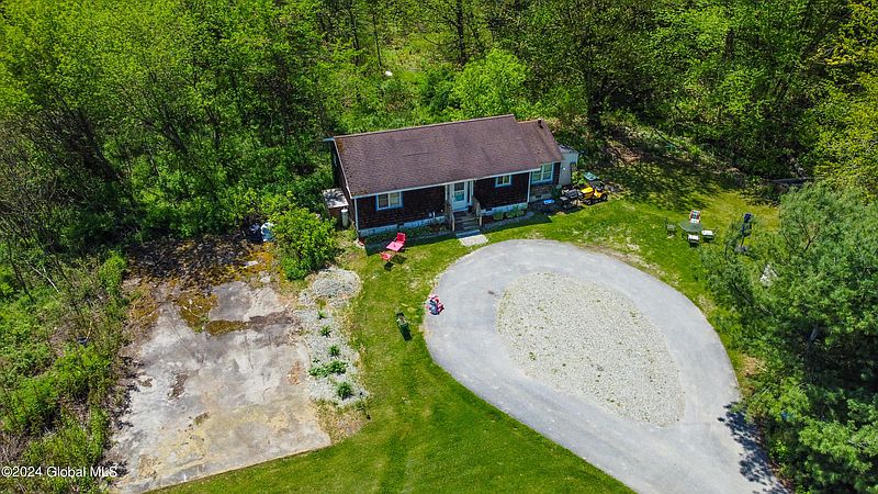 3rd image of 19 Church Hollow Road
