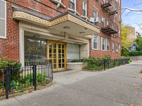 1825 Foster Avenue image 13 of 13