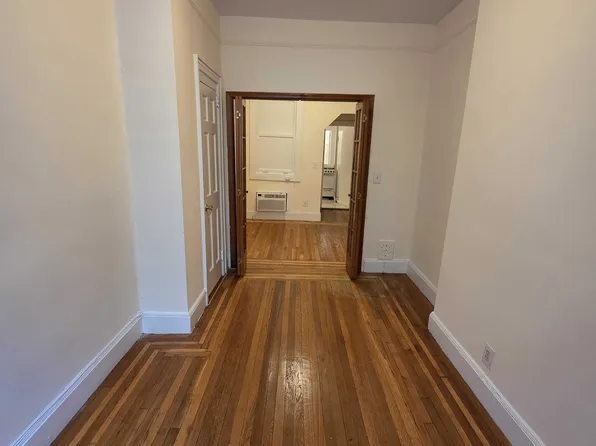 233 East 89th Street image 1 of 8